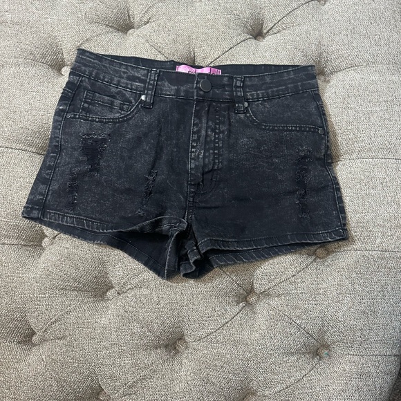 ‎Denim “Booty” Shorts - Picture 2 of 14